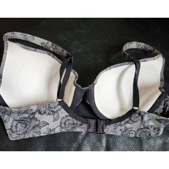 Victoria's Secret lined perfect coverage underwire Bra 34C. - Picture 4 of 5